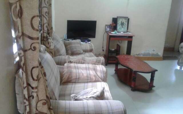 JJ&JE Family House - Hostel