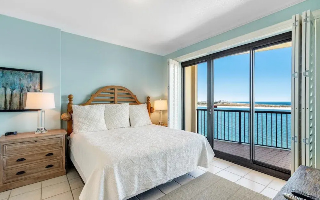 Grand Pointe 702
