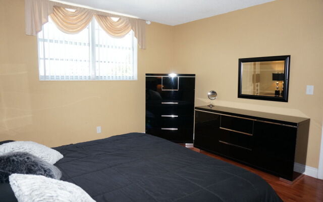 Amazing Condo 3 min to the Beach