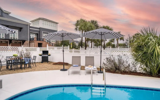 Matthew Blvd - Marina