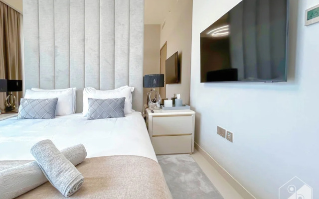 Spacious 3.5 Bedroom Apartment in Burj Royale