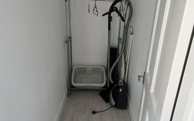 Remarkable 1-bed Outhouse Studio in Dagenham