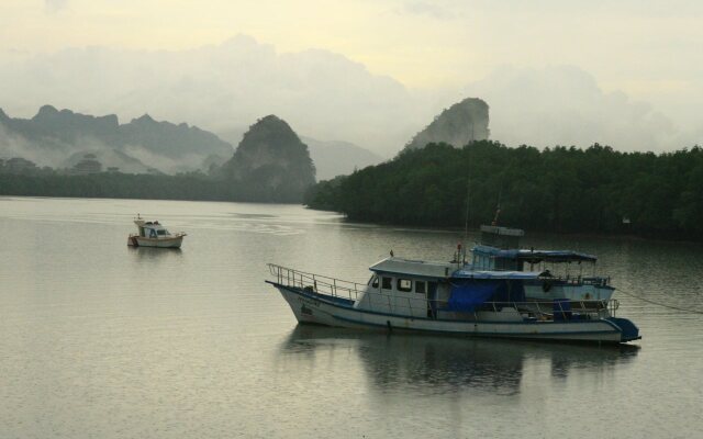 The I Talay Room & Souvenir Guesthouse