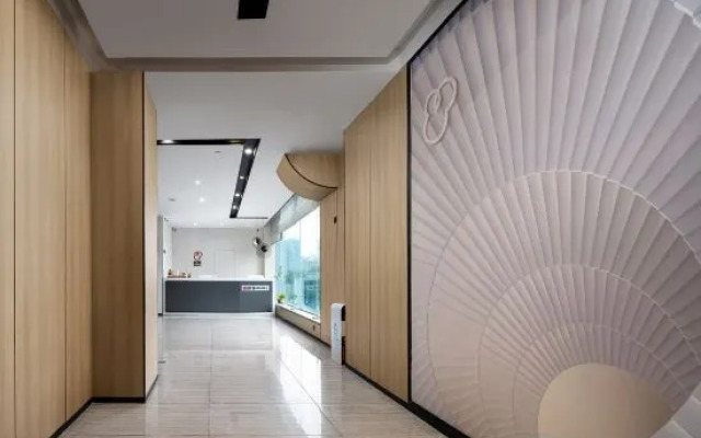 Locals Hotel (Guangzhou Sports Center Linhexi Metro Station)