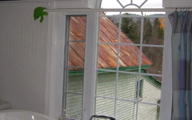 Spillover Motel and Inn