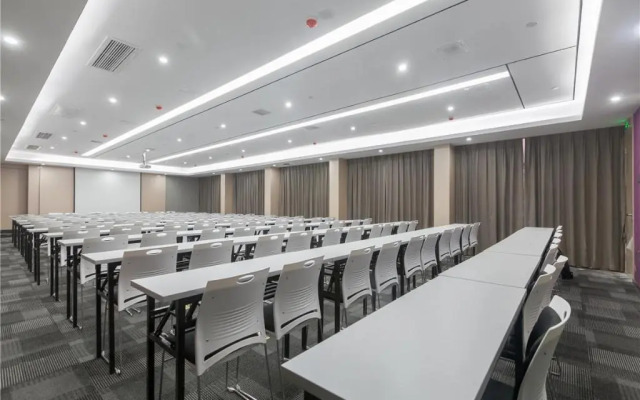 Lavande Hotels Wuhan Guanggu Yangjiawan Metro Station