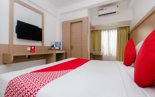 OYO 13089 Hotel Gold Crest