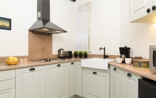 1930's Athenian House