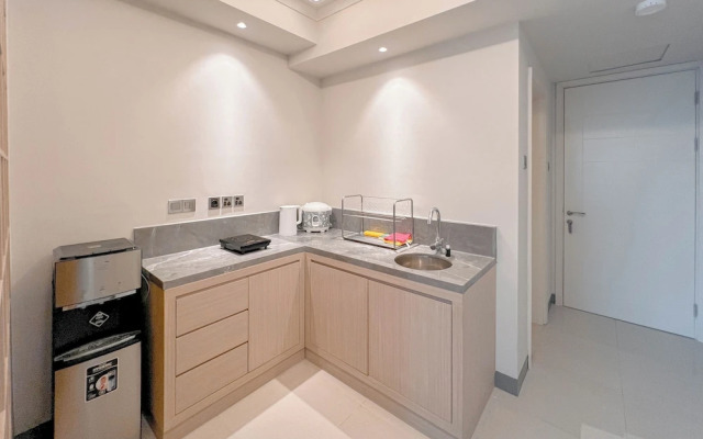 Simple And Relaxing Studio At Supermall Mansion Benson Apartment