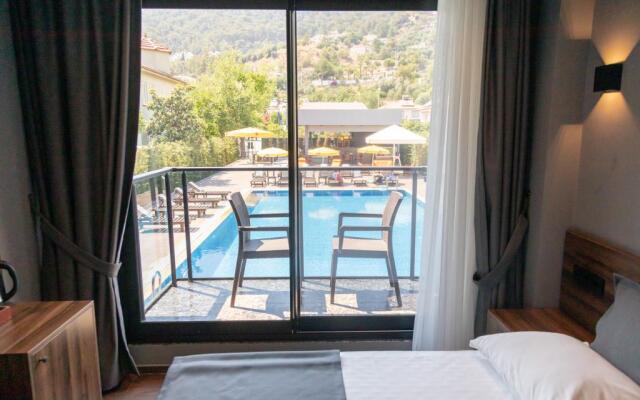 Deniz Otel Sarigerme