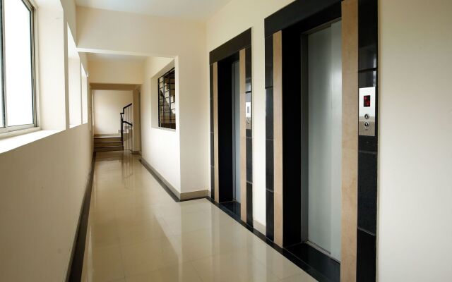 OYO Flagship 10051 Hotel Tyche Stays