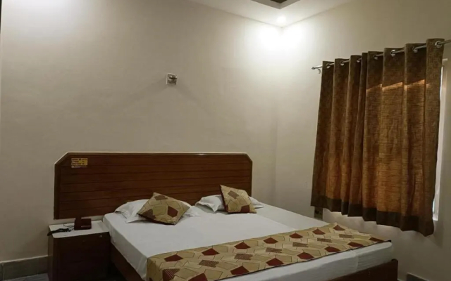 OYO 1294 Hotel Padmini International