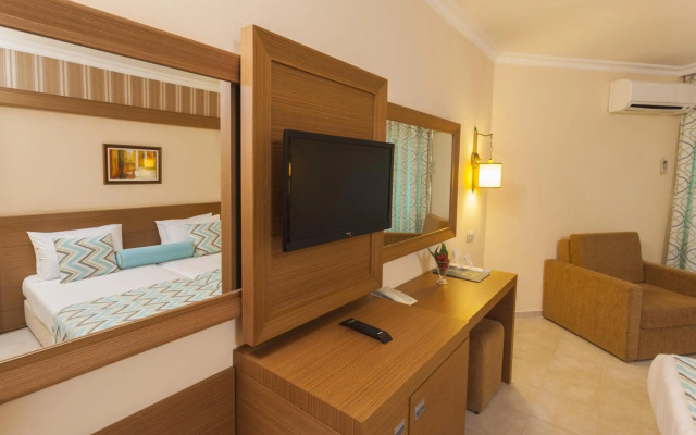 İz Flower Side Beach Hotel