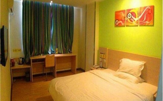 Jinse Holiday Express Hotel Xinjiang