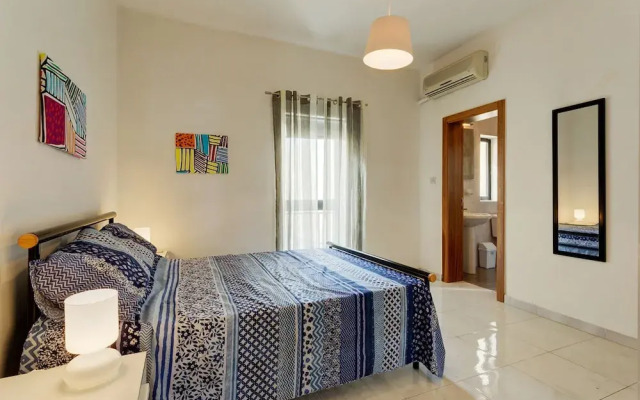 Seafront Apartment in Sliema wt Breathtaking Views