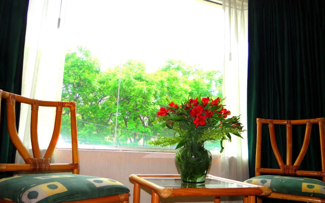 Oliva Plaza Hotel