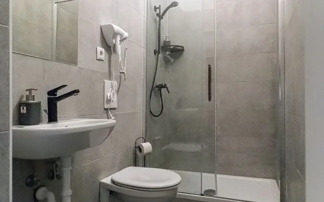 Charming 2BR Apt Near Meidling Station