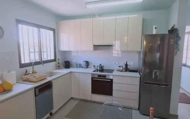 26 CLR - Stay Bellevue Apartment