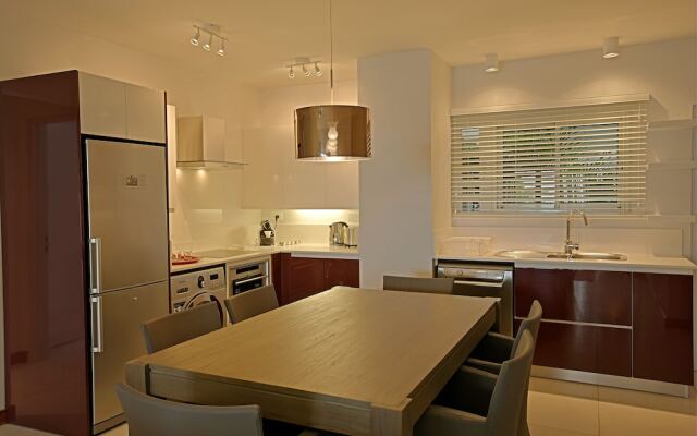 Plage Bleue Beachfront Apartments