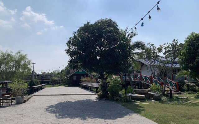 Ban Suan Bang Toei Homestay