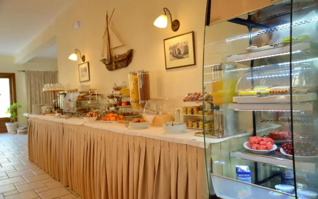 Ostria Hotel