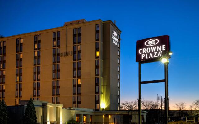 Crowne Plaza Newark Airport, an IHG Hotel