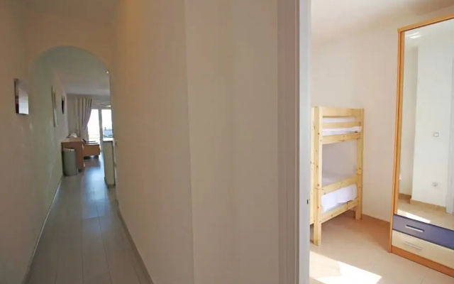 Apartment in Empuriabrava With Lake Views