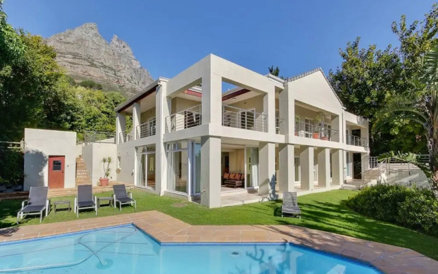 Family Home With Views Pool Garden 100 Geneva