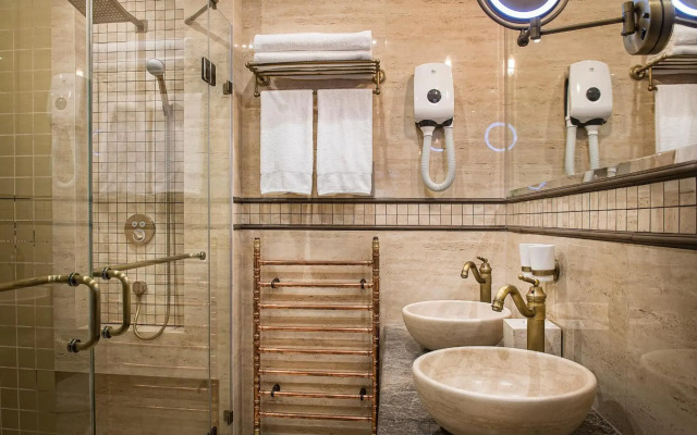 Villa Plaza Boutique Hotel & Spa