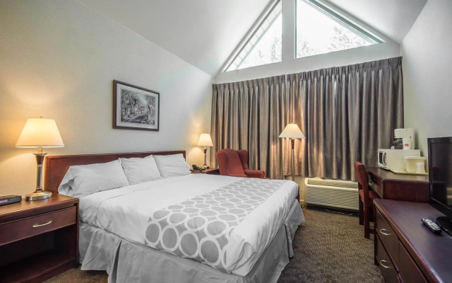 Motel 6 Surrey, BC