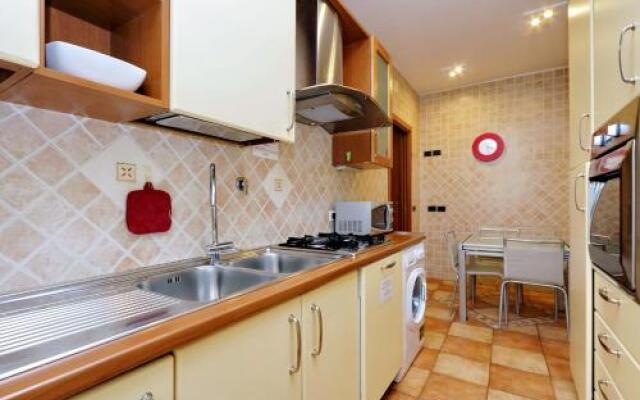 Sapphire Apartment