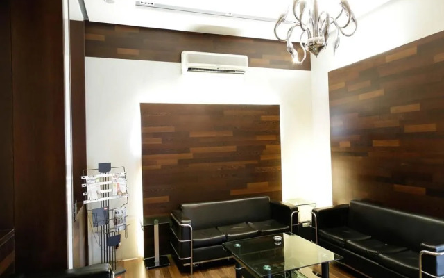 OYO 2166 Hotel KMahaveer