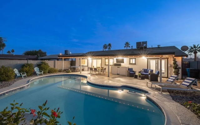 Phoenix Winchcomb 3 Bedroom Home by RedAwning