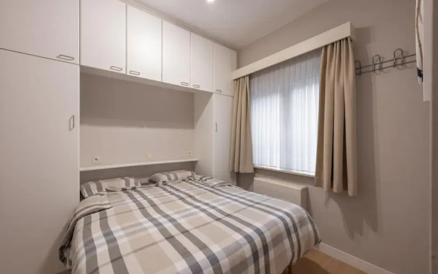 Apartment in Knokke Near Duinbergen Beach