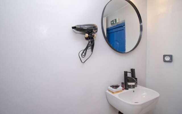 CAPRI Downtown Rooms