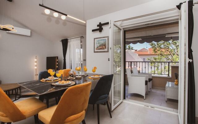 Luxury Modern House, Just 1 min Walk to the Beach