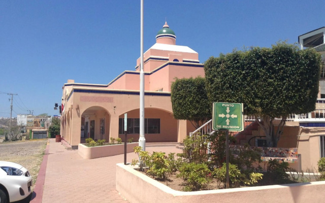 Los Jitos Hotel & Suites