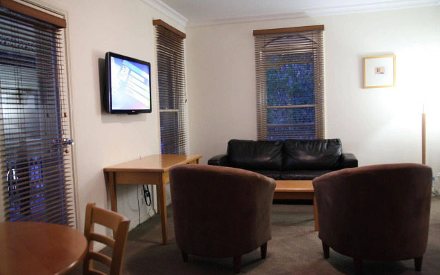 Carlyle Suites & Apartments