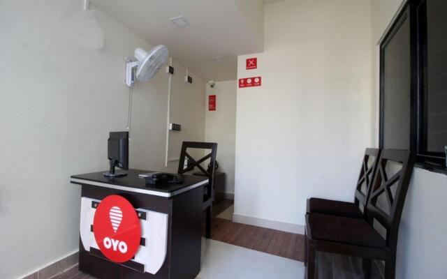 OYO 10580 Hotel Skylark