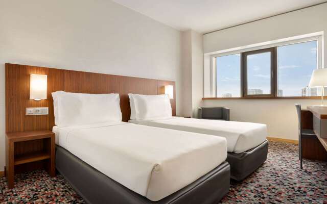 Ramada by Wyndham Lisbon