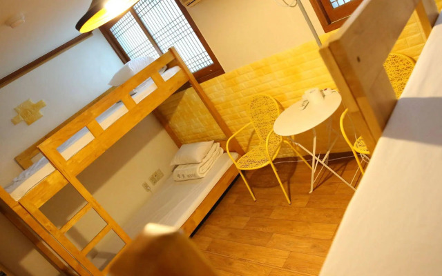Yes Guesthouse - Hostel