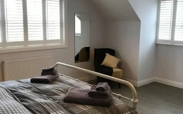 High Specification Coach House, Ebford