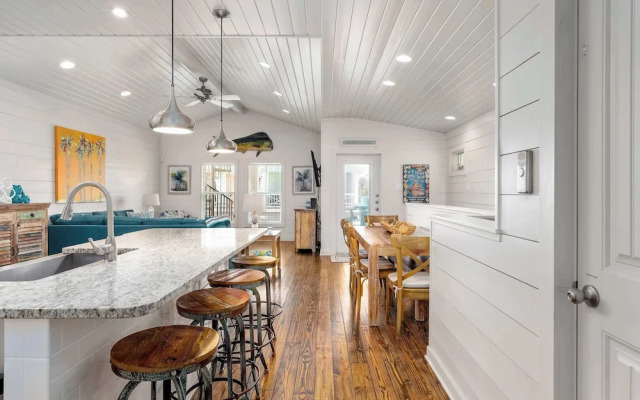 Dauphin Beach House 3 Bedroom & Pool