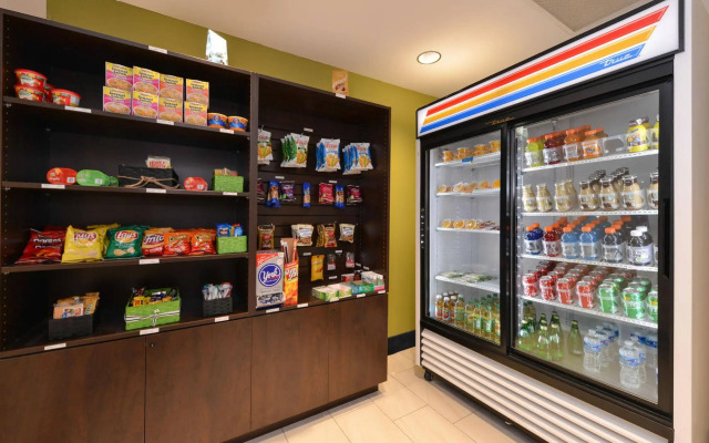 Holiday Inn Express & Suites Raleigh NE - Medical Ctr Area by IHG