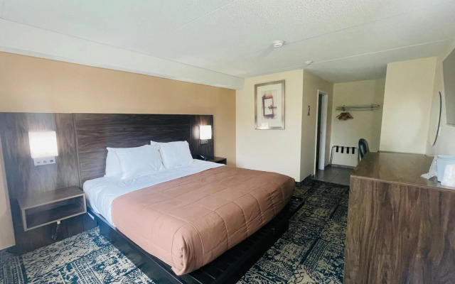 Falls Lodge and Suites