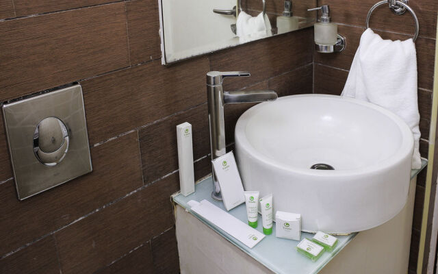 Treebo Saravana Boutique Inn