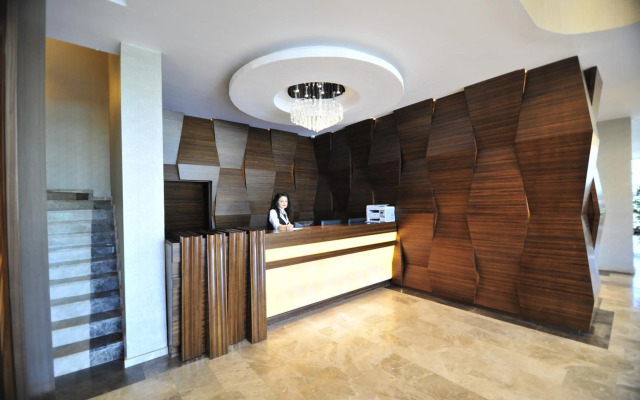 Grand Cenas Hotel
