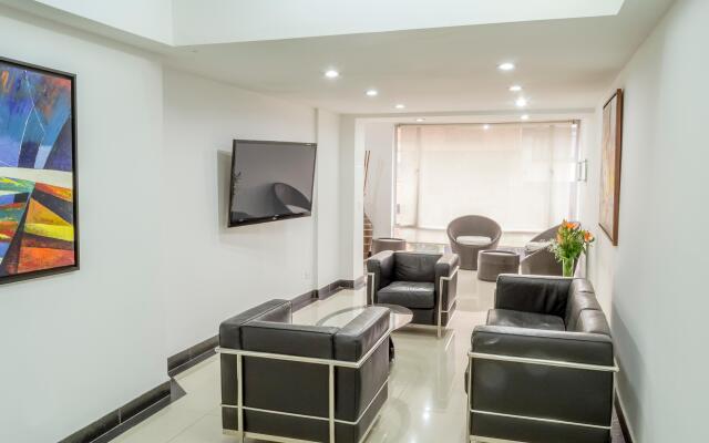 Hotel Regency Suites La Feria