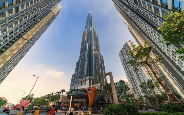 DongDong Skyview APT in Landmark81 Tower