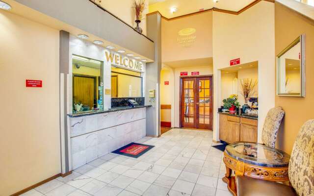 Econo Lodge Inn & Suites Albuquerque East I-40 Eubank Exit